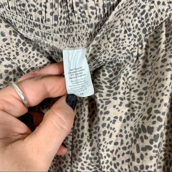 Beyond Yoga Cropped Pant Size 1X - Picture 4 of 5